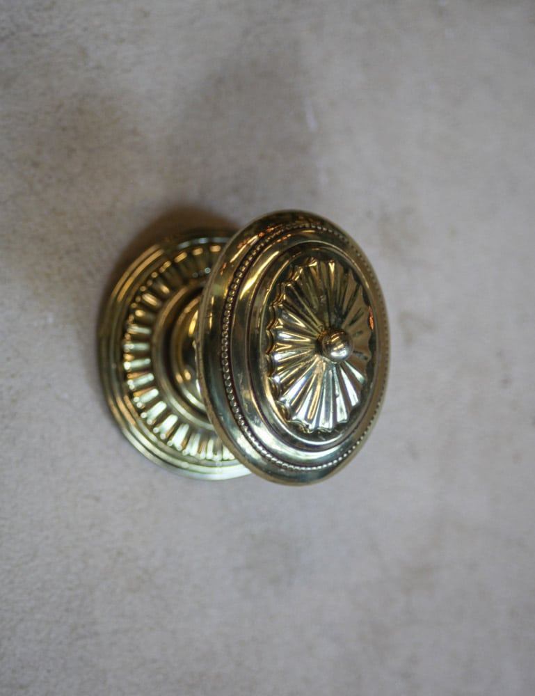 RARE OVAL BRASS DOORKNOB A8631