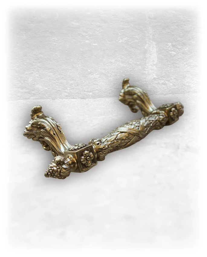 Large Bronze Center Pull Set